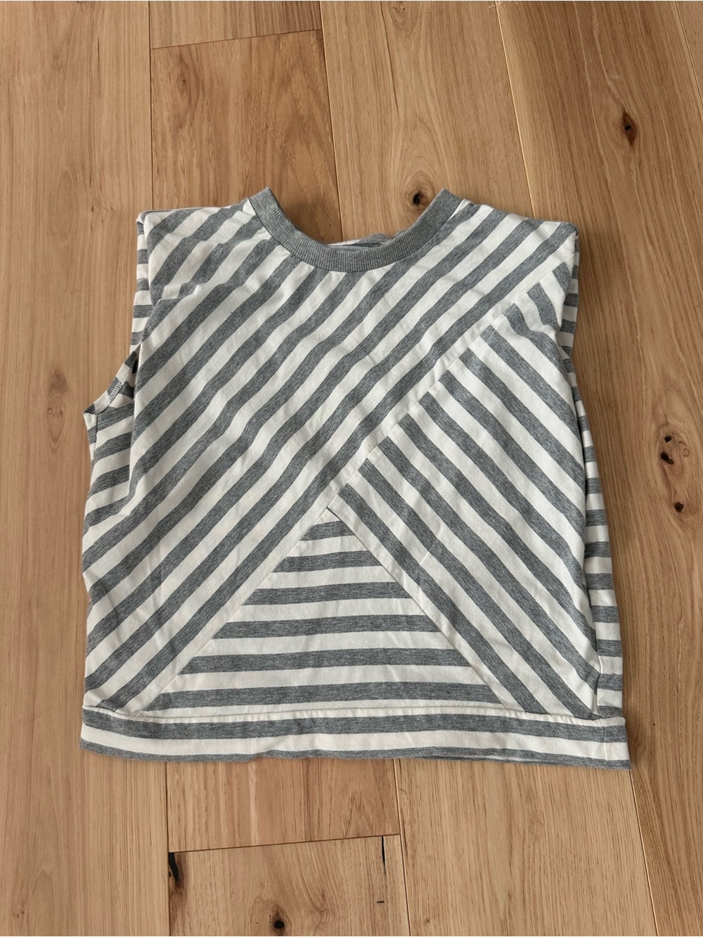 Evereve Gray & White Striped Sleeveless Tank